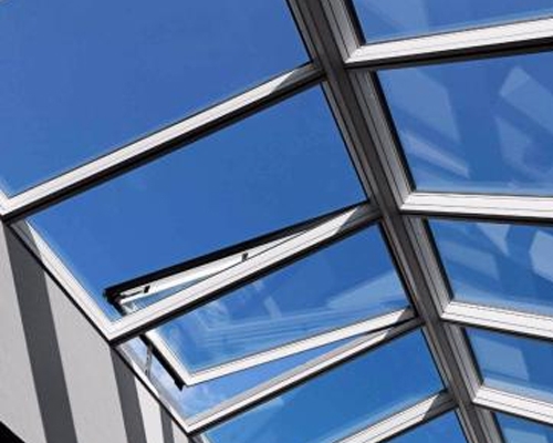 安装和建筑施工屋顶通风器怎样配合?